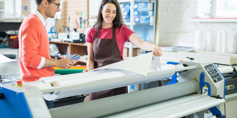 picking-out-color-for-printing-6THM4LF-1.jpg
