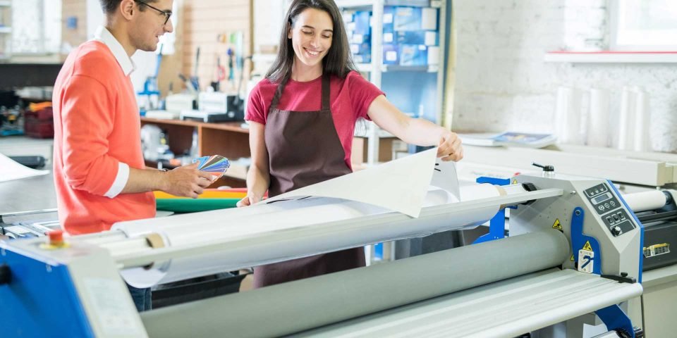 picking-out-color-for-printing-6THM4LF-1.jpg